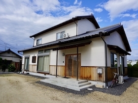 天然素材にこだわり落ち着ける空間へ